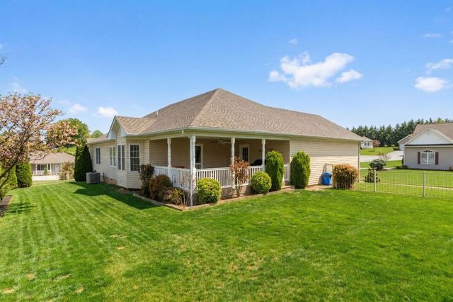 800 WATERTON ST, Staunton, VA 24401