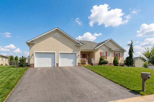 800 WATERTON ST, Staunton, VA 24401