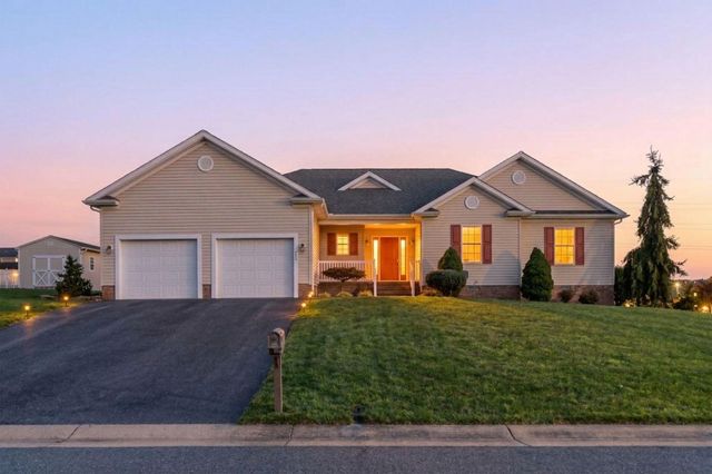 800 WATERTON ST, Staunton, VA 24401