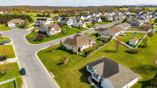 800 WATERTON ST, Staunton, VA 24401