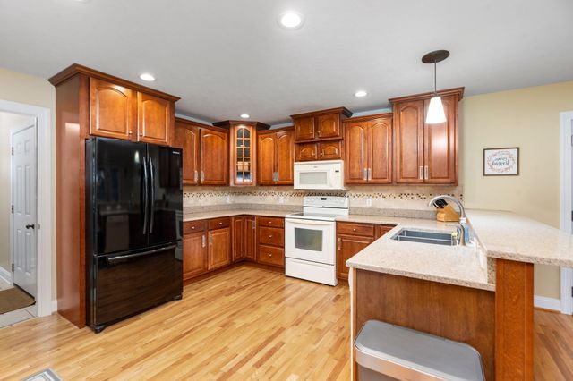 800 WATERTON ST, Staunton, VA 24401