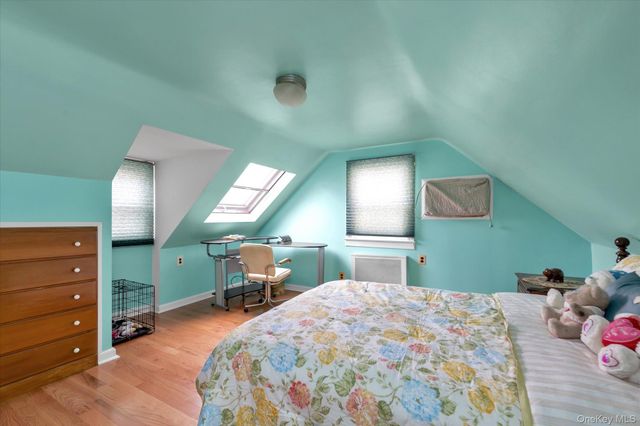 89 Foster Avenue, Valley Stream, NY 11580