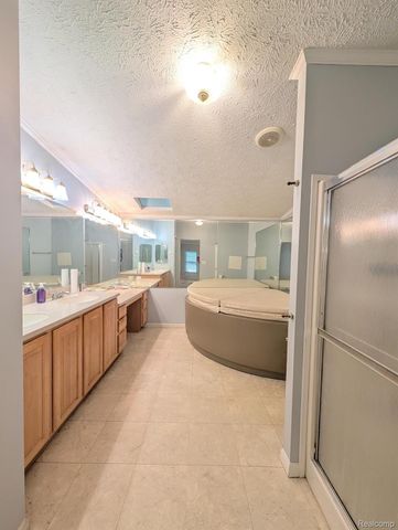 9 Brookfield, Swartz Creek, MI 48473