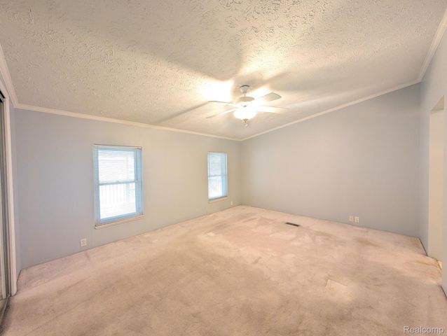 9 Brookfield, Swartz Creek, MI 48473