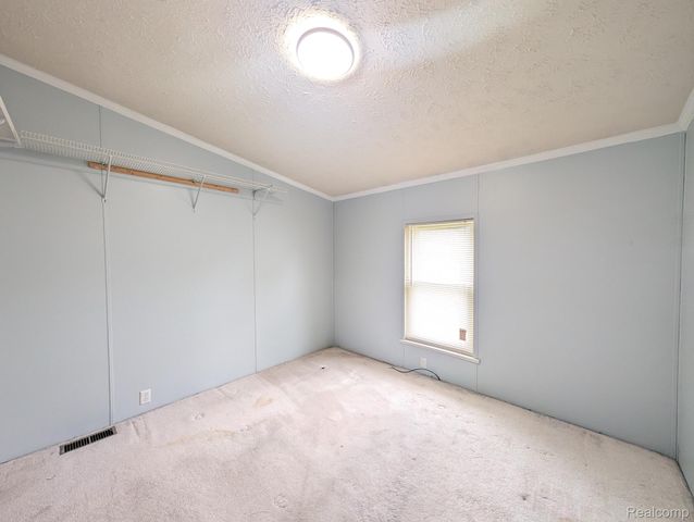 9 Brookfield, Swartz Creek, MI 48473