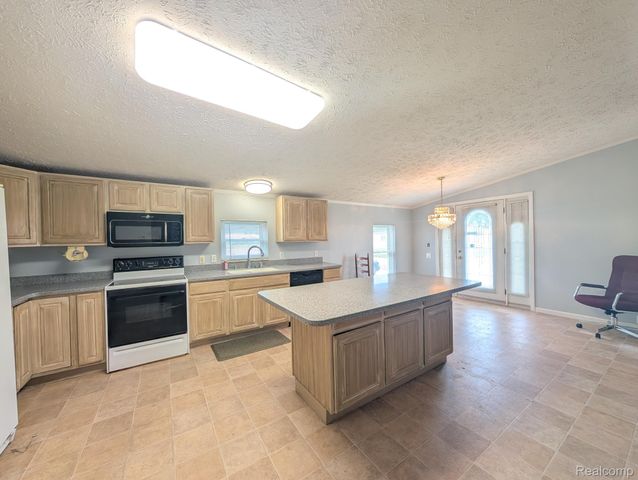 9 Brookfield, Swartz Creek, MI 48473