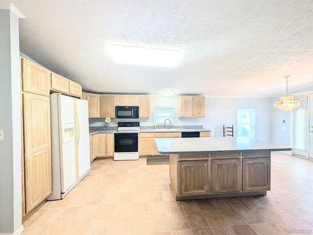 9 Brookfield, Swartz Creek, MI 48473