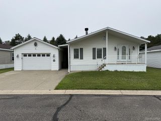 9 Brookfield, Swartz Creek, MI 48473