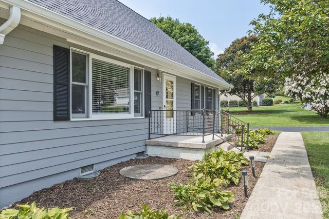 47 Cane Creek Circle, Fairview, NC 28730