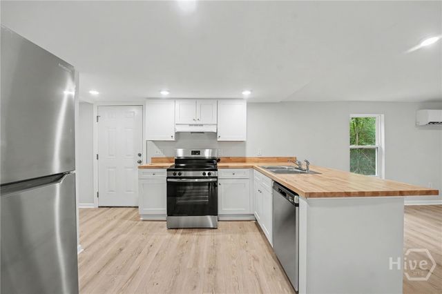 51 2nd Street, Richmond Hill, GA 31324