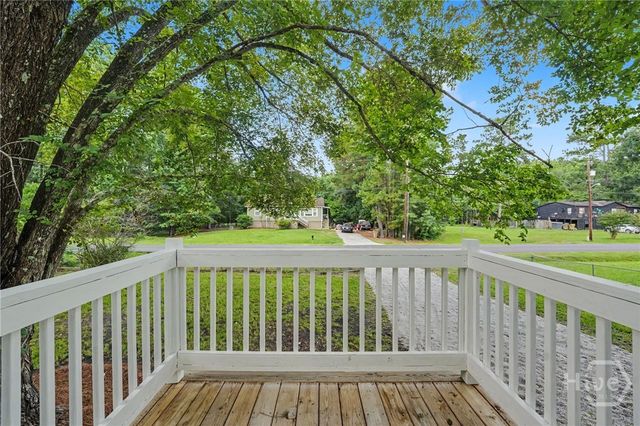 51 2nd Street, Richmond Hill, GA 31324