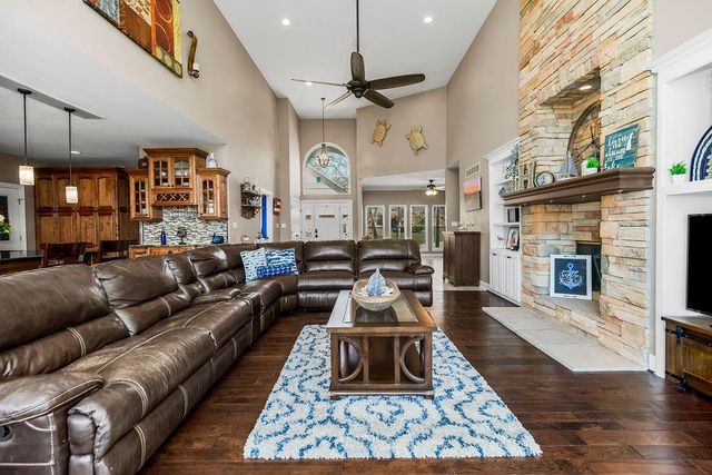 12 W Street, Lake Lotawana, MO 64086