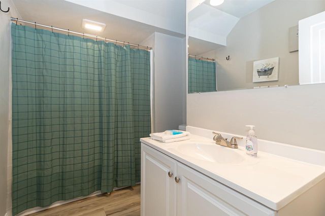 1614 N RICHMOND STREET, Appleton, WI 54911