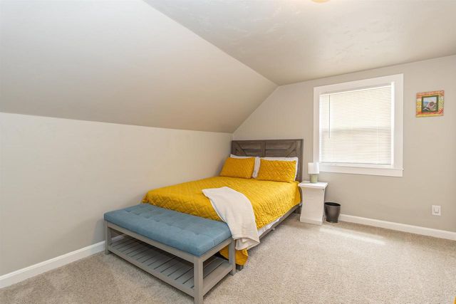 1614 N RICHMOND STREET, Appleton, WI 54911