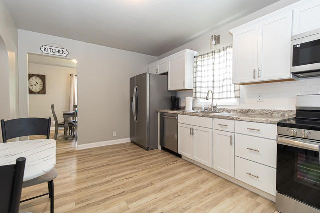 1614 N RICHMOND STREET, Appleton, WI 54911