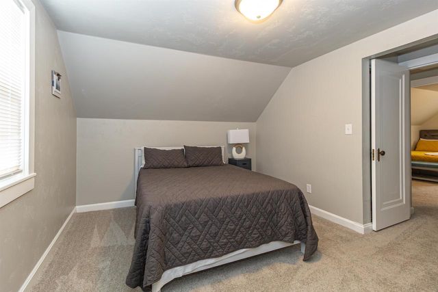 1614 N RICHMOND STREET, Appleton, WI 54911