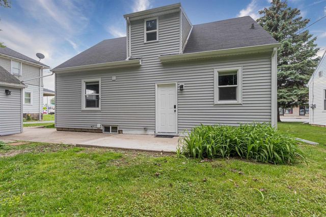 1614 N RICHMOND STREET, Appleton, WI 54911