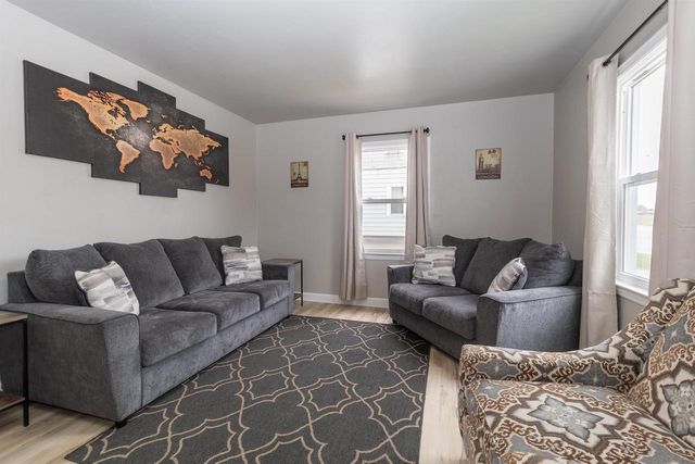 1614 N RICHMOND STREET, Appleton, WI 54911