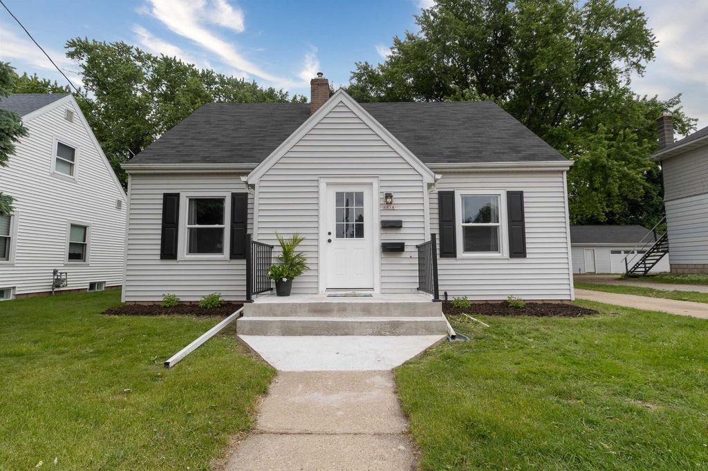 1614 N RICHMOND STREET, Appleton, WI 54911