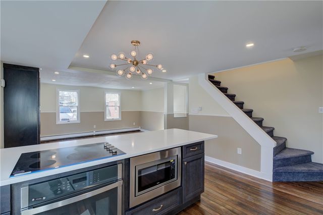 30 Queen Street, East Greenwich, RI 02818