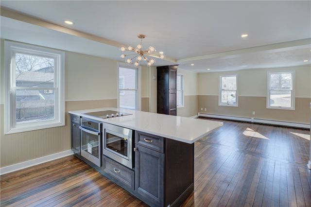 30 Queen Street, East Greenwich, RI 02818