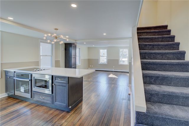 30 Queen Street, East Greenwich, RI 02818