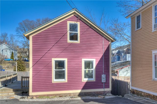 30 Queen Street, East Greenwich, RI 02818