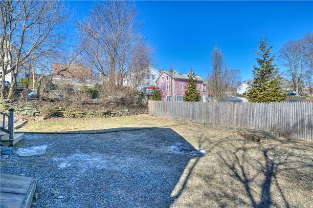 30 Queen Street, East Greenwich, RI 02818