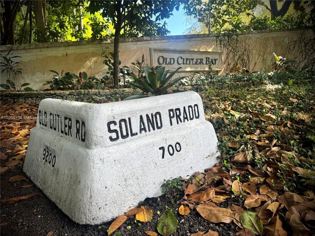 9304 Balada St, Coral Gables, FL 33156