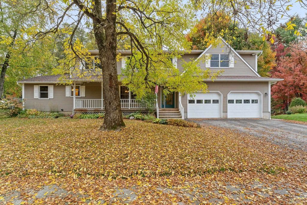 8 Margaret Street, Essex, VT 05452