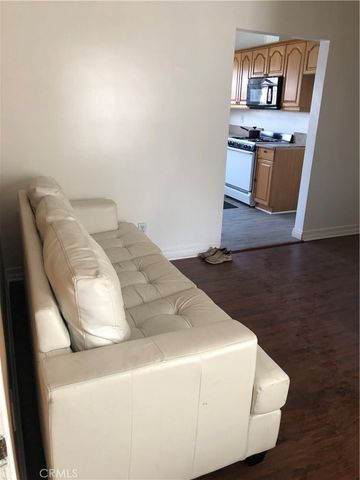 2917 Walton, Los Angeles, CA 90007