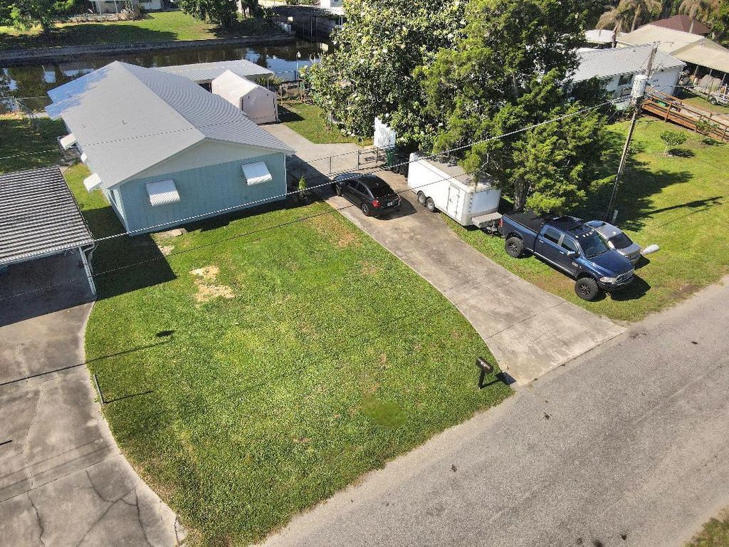 2828 SE 21st Court, Okeechobee, FL 34974