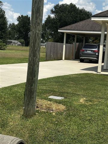 4025 Briarwood Road, Lake Charles, LA 70605
