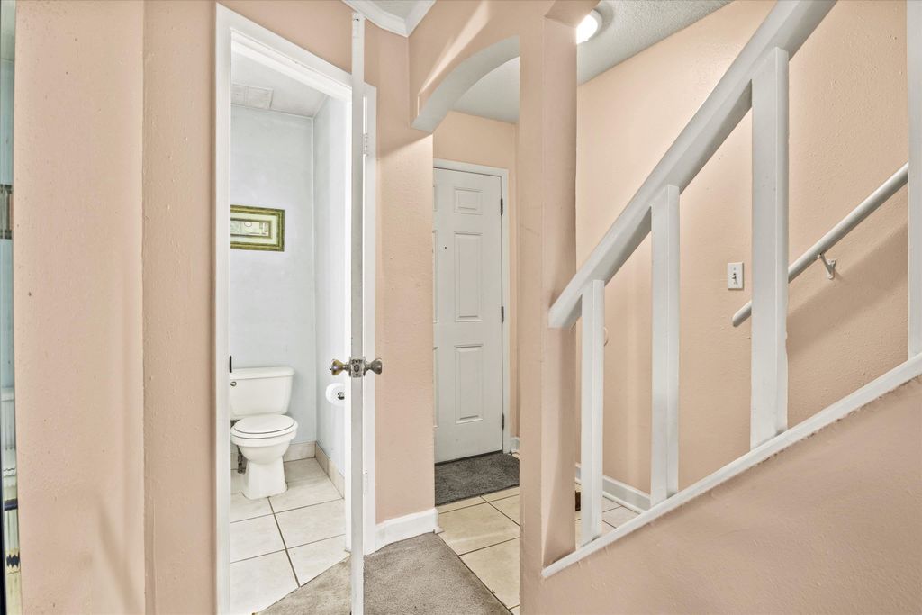 Image 6 of property listing at 2325 W Pensacola St Apt 170, Tallahassee, FL 32304