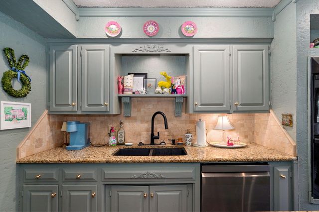 2511 E Broadmoor Street, Springfield, MO 65804