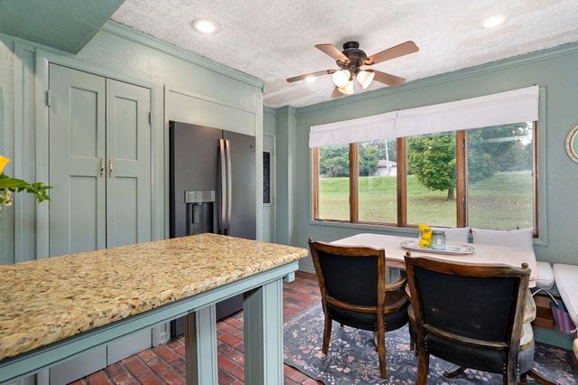 2511 E Broadmoor Street, Springfield, MO 65804