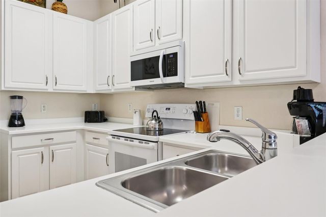 915 NEW PROVIDENCE 303, Davenport, FL 33897