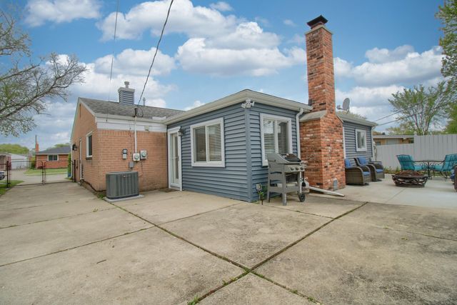 8210 N Henry Ruff Road, Westland, MI 48185