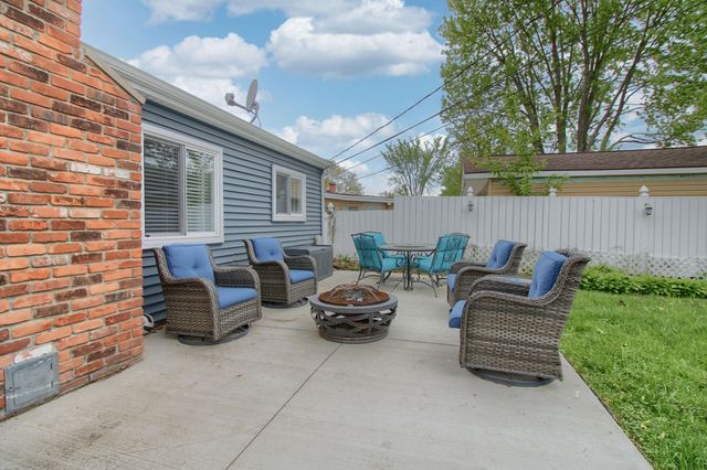 8210 N Henry Ruff Road, Westland, MI 48185