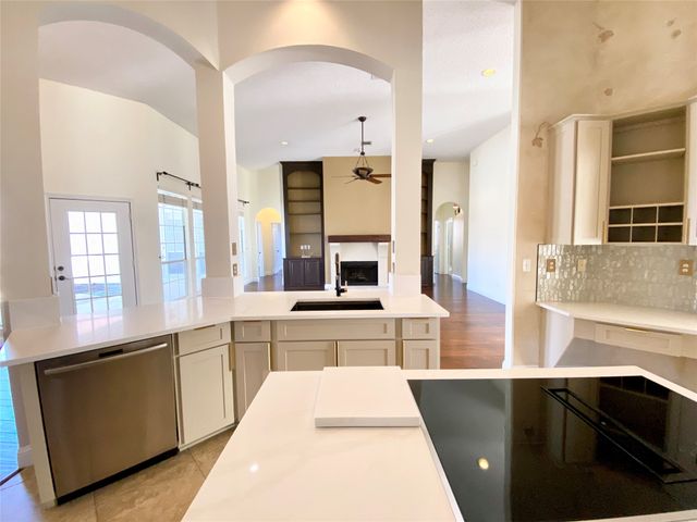 5507 Stonehenge Drive, Richardson, TX 75082