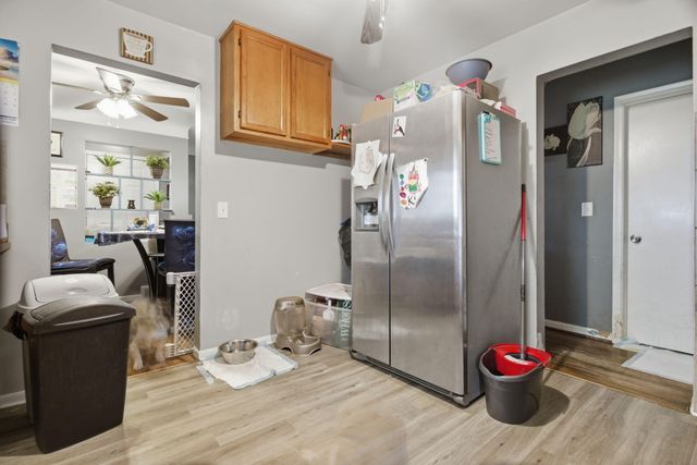 24657 Flower Avenue, Eastpointe, MI 48021