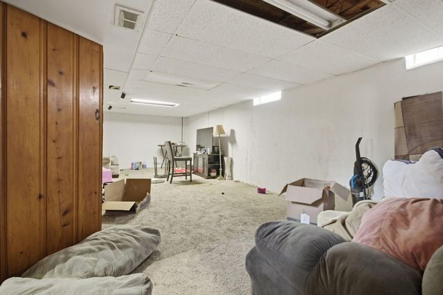 24657 Flower Avenue, Eastpointe, MI 48021