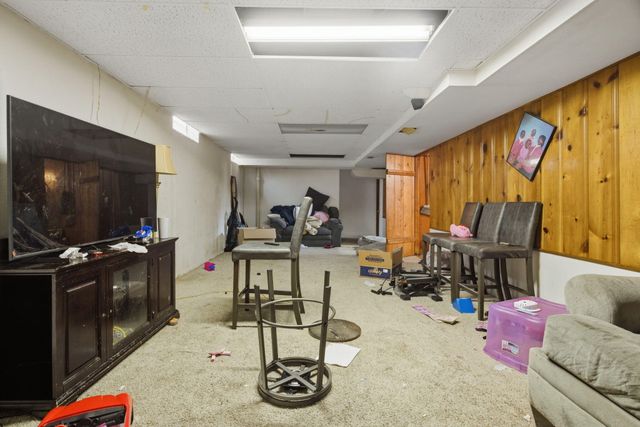 24657 Flower Avenue, Eastpointe, MI 48021