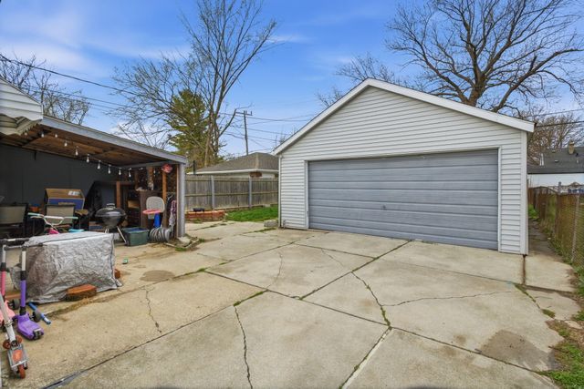 24657 Flower Avenue, Eastpointe, MI 48021