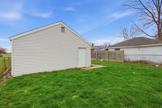 24657 Flower Avenue, Eastpointe, MI 48021