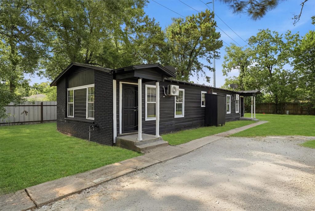 8038 Record Street, Houston, TX 77028