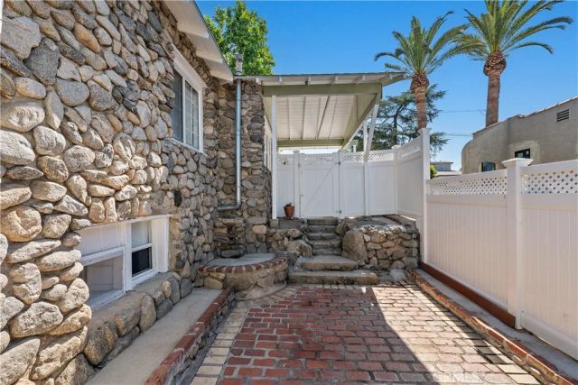 10739 Helendale, Tujunga, CA 91042