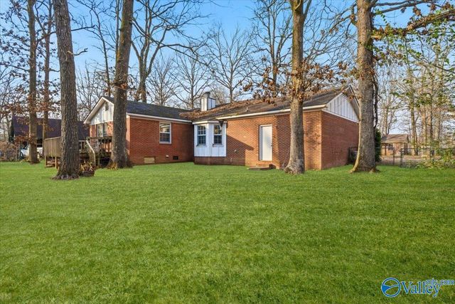 135 Oakcrest Road, Huntsville, AL 35811