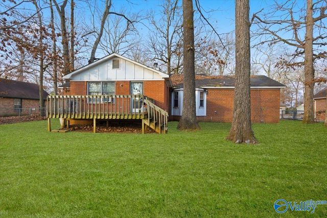 135 Oakcrest Road, Huntsville, AL 35811