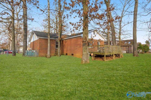 135 Oakcrest Road, Huntsville, AL 35811